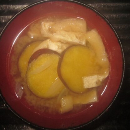 nori-nokoさんの厚揚げの盛り付けに「美しい！！」と満悦の友人デシタ♪ごぼうの出汁が出て、サツマイモの甘みと味噌がベストマッチでとっても美味しかったです。